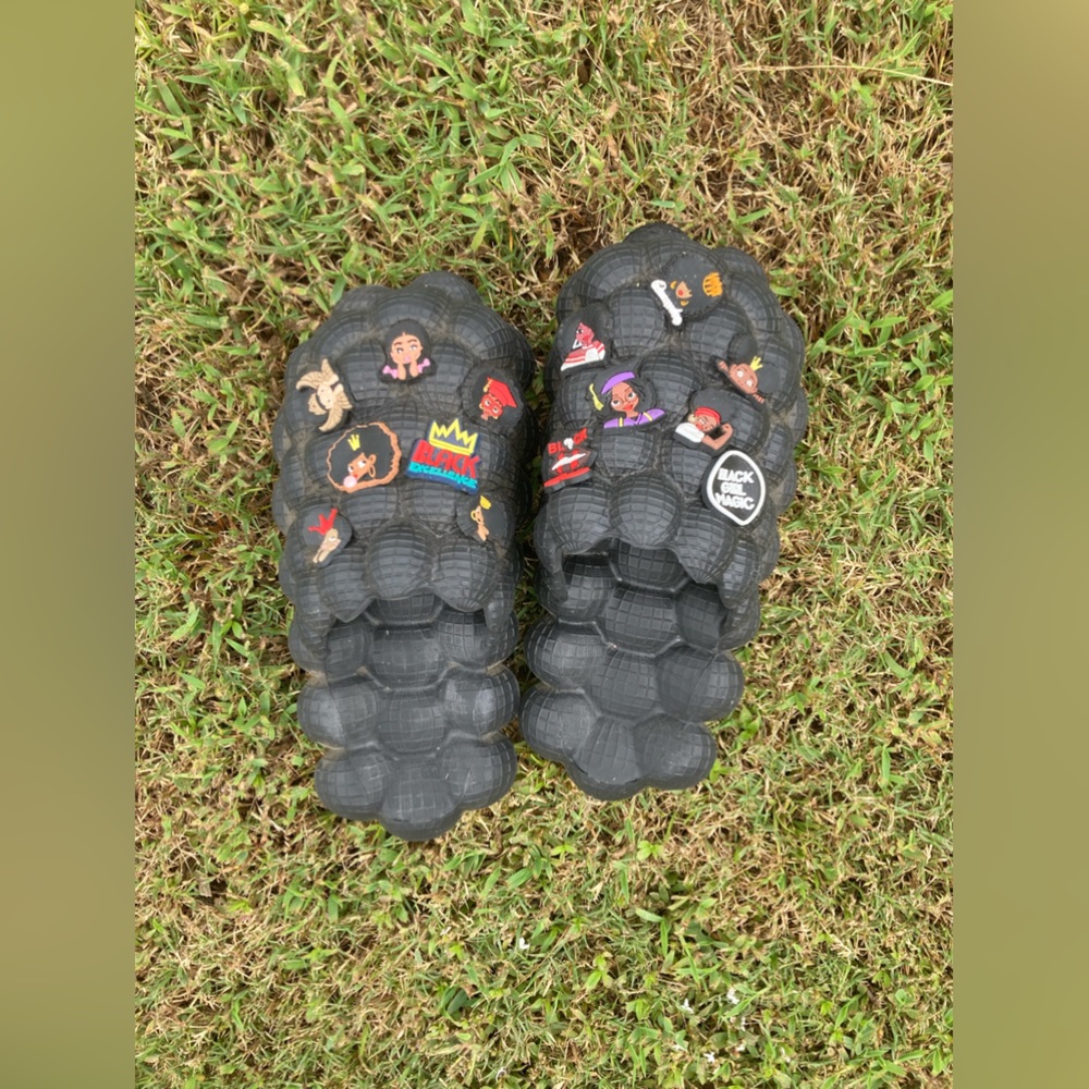 Women’s Massage Bubble Slides With Charms